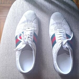 Authentic Nylon Gucci shoes size 8 white